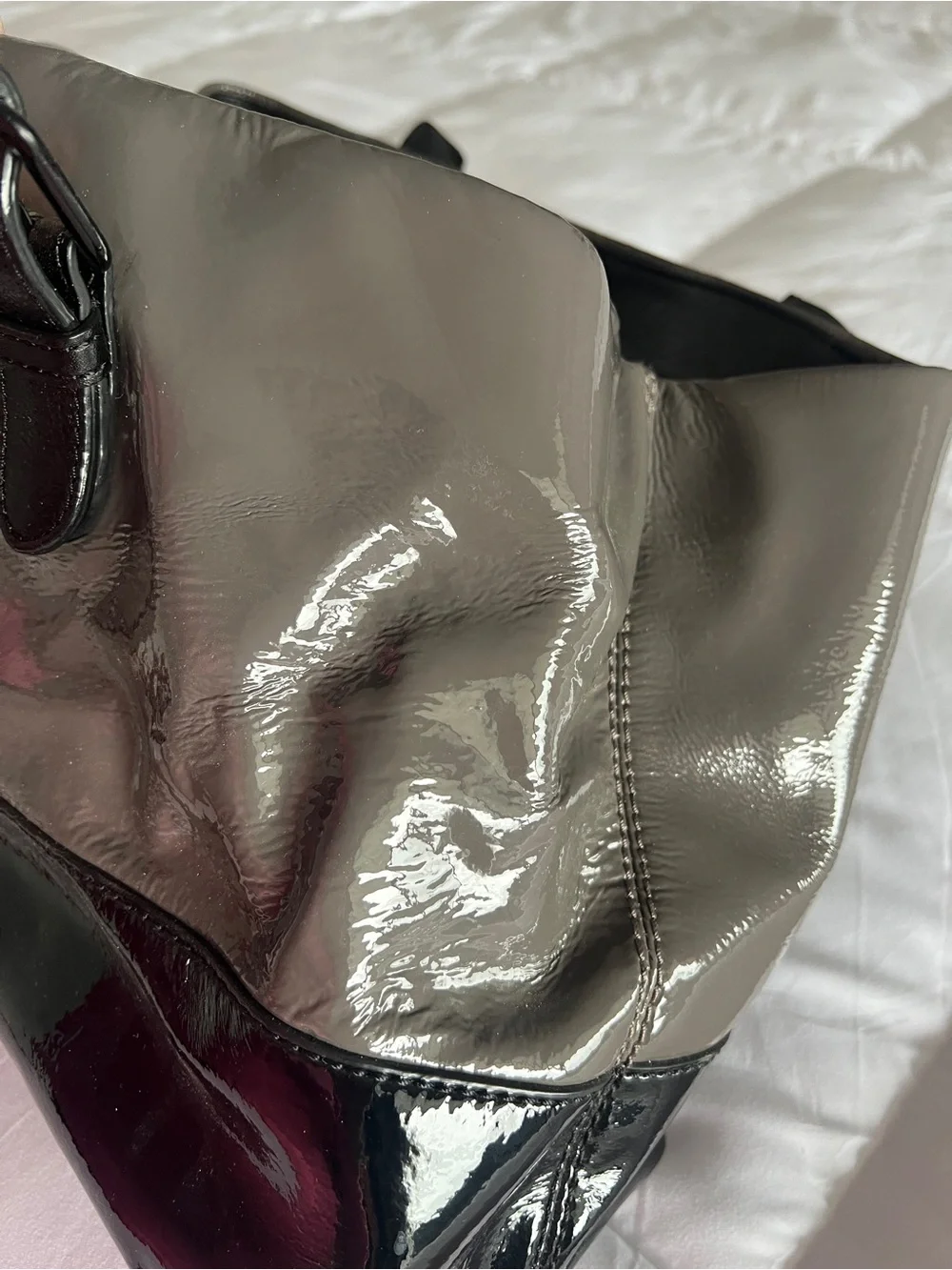 kate spade Two-Tone Patent Tote in Black and Gray - Picture 4 of 8